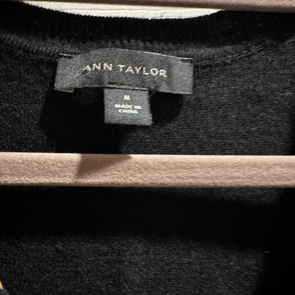 Ann Taylor Black Cardigan with  Gold Chain Design Size M - Picture 6 of 12